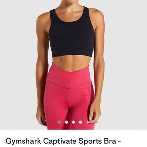 Gymshark captivate sports bra black. Medium.